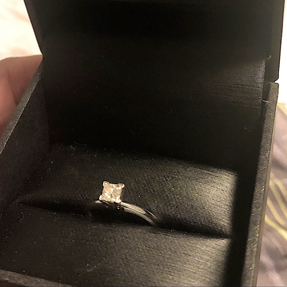 Zales 1/3 CT Princess Solitaire Diamond Ri… - Picture 3 of 6